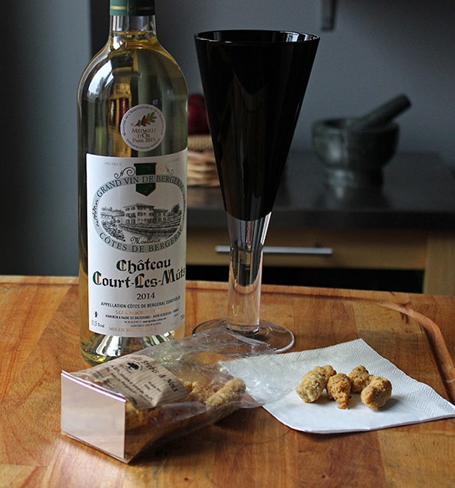 Wine and Goats cheese biscuits